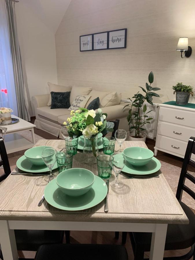 Monarchia Cottage Apartman Mosonmagyaróvár Eksteriør billede