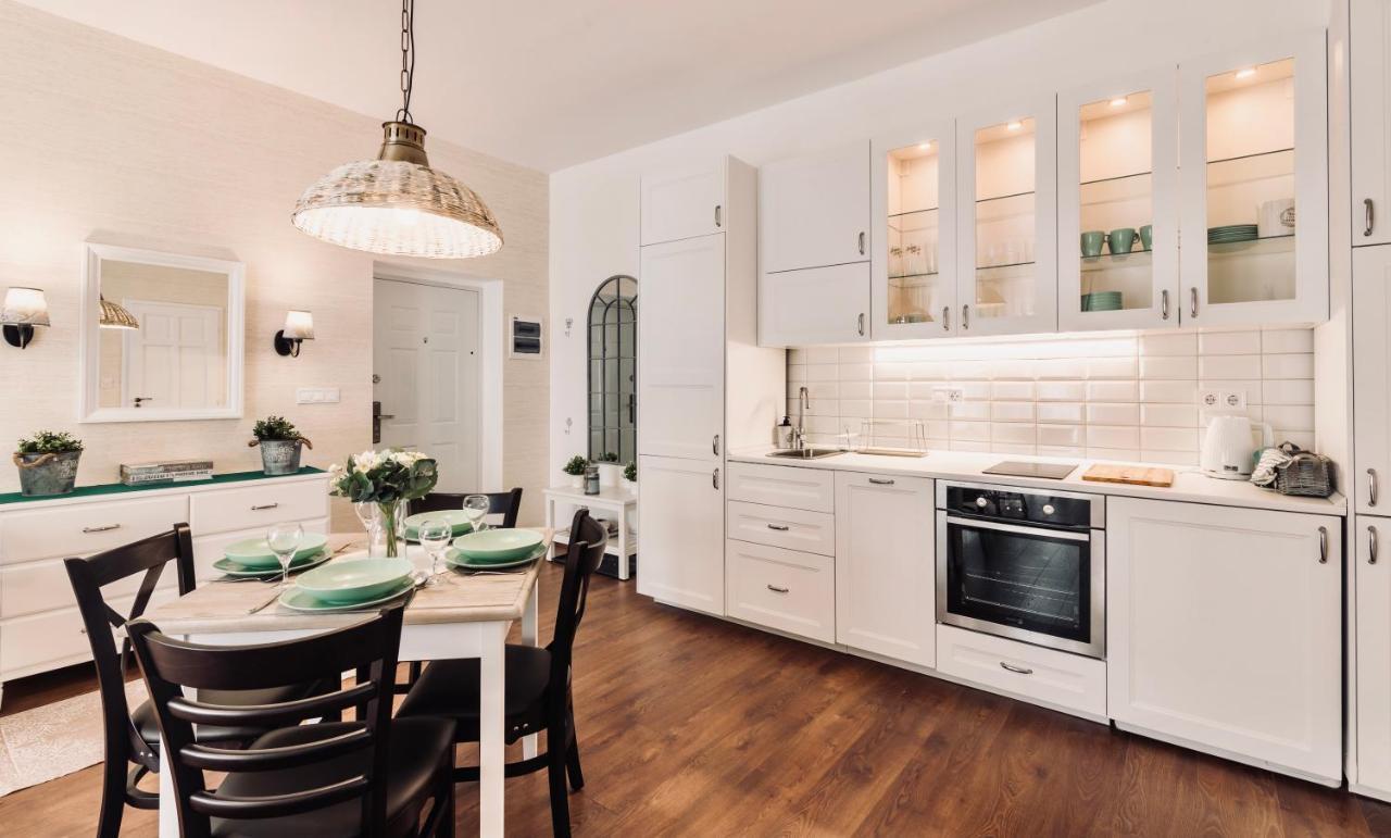 Monarchia Cottage Apartman Mosonmagyaróvár Eksteriør billede